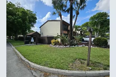 10191 Oleander Court, Pembroke Pines, FL 33026 - Photo 4