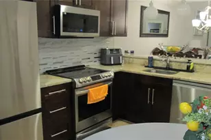 405 Maplewood Dr, Greenacres, FL 33415 - Photo 4