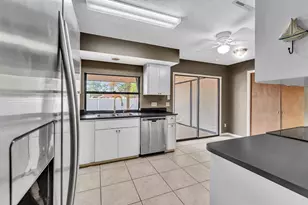 2002 SE Aneci St, Port Saint Lucie, FL 34984 - Photo 38