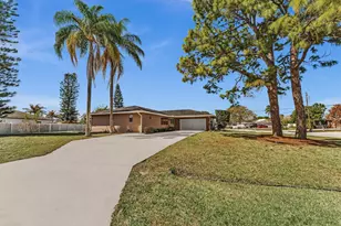 2002 SE Aneci St, Port Saint Lucie, FL 34984 - Photo 2