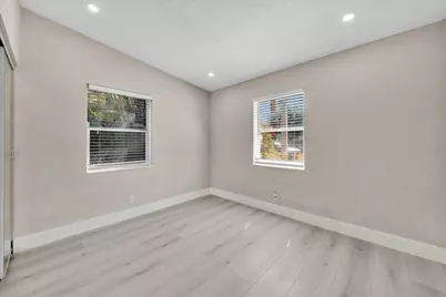 305 NE 8th Street, Pompano Beach, FL 33060 - Photo 26