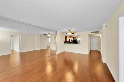 118 Royal Park Drive #4G, Oakland Park, FL 33309 - Photo 2