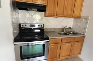 2036 NE 26th St, Wilton Manors, FL 33305 - Photo 2