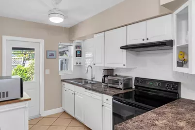 2109 NE 26th Street #2109, Wilton Manors, FL 33305 - Photo 8