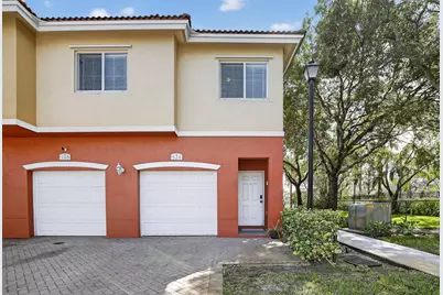 7400 Palomino Drive #524, Hollywood, FL 33024 - Photo 1