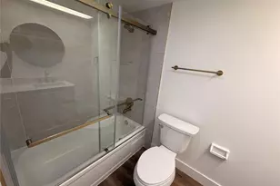 605 Oaks Dr, Pompano Beach, FL 33069 - Photo 8