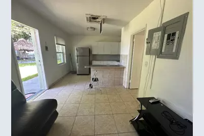 713 NE 3rd Street, Hallandale Beach, FL 33009 - Photo 4