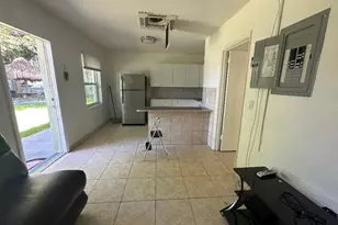 713 NE 3rd St, Hallandale Beach, FL 33009 - Photo 4