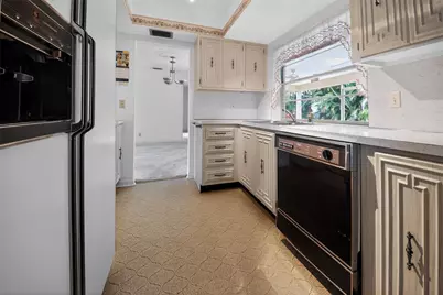 1101 SW 68th Avenue, Plantation, FL 33317 - Photo 8