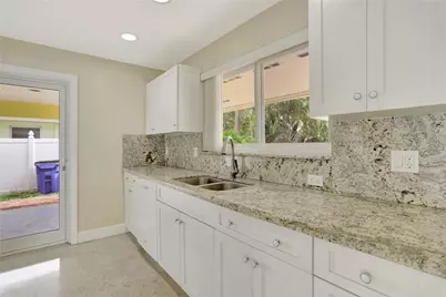 907 SE 12th Avenue, Deerfield Beach, FL 33441 - Photo 16