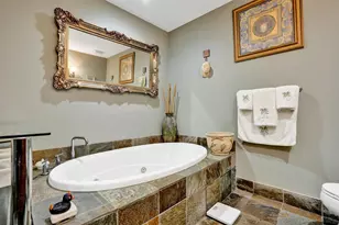 2617 NE 14th Ave, Wilton Manors, FL 33334 - Photo 24