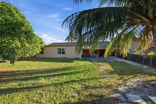 561 NE 38th St, Deerfield Beach, FL 33064 - Photo 4