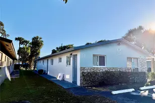 218 SW 1st Ct, Pompano Beach, FL 33060 - Photo 2