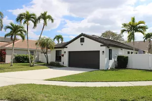18174 NW 21st St, Pembroke Pines, FL 33029 - Photo 2