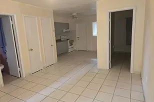 1560 NE 111th St, Miami, FL 33161 - Photo 6