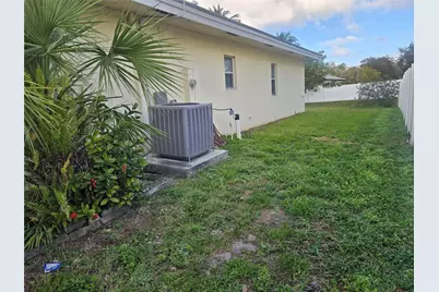 300 NW 17th Avenue, Pompano Beach, FL 33069 - Photo 10