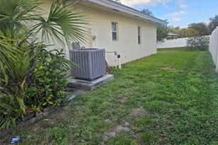 300 NW 17th Ave, Pompano Beach, FL 33069 - Photo 10