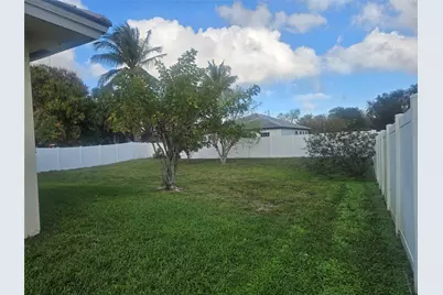 300 NW 17th Avenue, Pompano Beach, FL 33069 - Photo 12