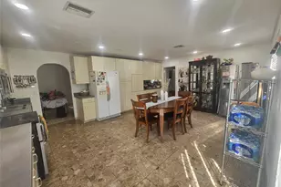 8040 SW 19th Ct, Davie, FL 33324 - Photo 4