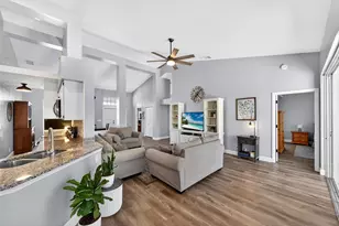 2 Meadows Park Ln, Boynton Beach, FL 33436 - Photo 8