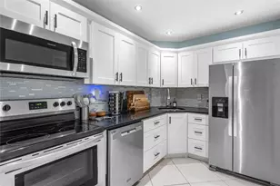 3111 Oakland Shores Dr, Oakland Park, FL 33309 - Photo 4