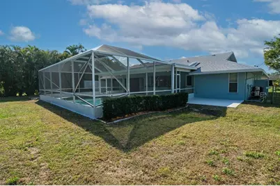 210 SE Crosspoint Drive, Port Saint Lucie, FL 34983 - Photo 24