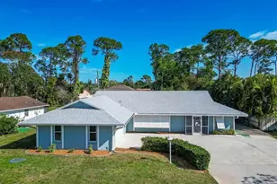 210 SE Crosspoint Dr, Port Saint Lucie, FL 34983 - Photo 2