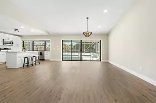 210 SE Crosspoint Dr, Port Saint Lucie, FL 34983 - Photo 10