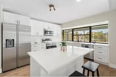 210 SE Crosspoint Drive, Port Saint Lucie, FL 34983 - Photo 6