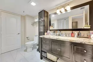 2200 S Cypress Bend Dr, Pompano Beach, FL 33069 - Photo 16