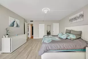 2200 S Cypress Bend Dr, Pompano Beach, FL 33069 - Photo 12