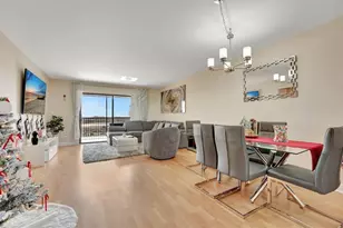 2200 S Cypress Bend Dr, Pompano Beach, FL 33069 - Photo 6