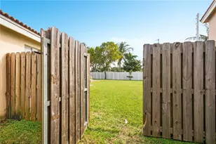 8260 SW 44th Ct, Davie, FL 33328 - Photo 34