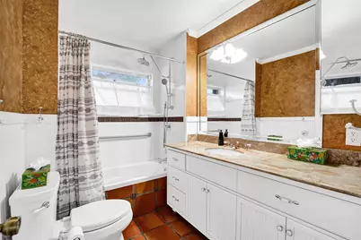 720 E Country Club Circle, Plantation, FL 33317 - Photo 10