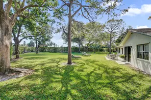 715 NW 23rd Ln, Delray Beach, FL 33445 - Photo 2