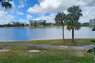 2801 N Palm Aire Dr, Pompano Beach, FL 33069 - Photo 30