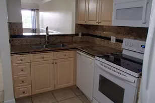 7910 NW 7th St, Pembroke Pines, FL 33024 - Photo 8