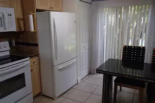 7910 NW 7th St, Pembroke Pines, FL 33024 - Photo 10
