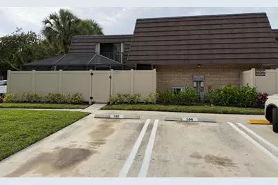 7622 N 76th Way #200, West Palm Beach, FL 33407 - Photo 2