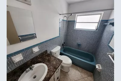 701 NE 36th Street, Oakland Park, FL 33334 - Photo 4