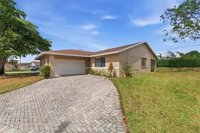 7520 NW 88th Terrace, Tamarac, FL 33321 - Photo 2