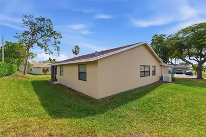 7520 NW 88th Terrace, Tamarac, FL 33321 - Photo 6