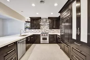 1623 NE 45th St, Oakland Park, FL 33334 - Photo 12