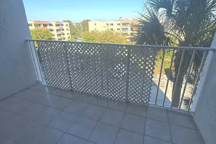 8075 NW 7th St, Miami, FL 33126 - Photo 16