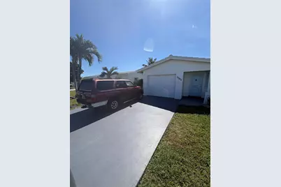 2392 SW 13th Terrace, Boynton Beach, FL 33426 - Photo 2