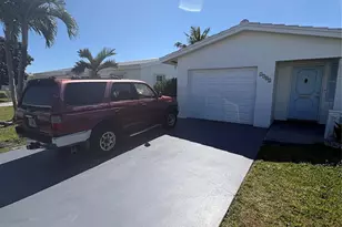 2392 SW 13th Terrace, Boynton Beach, FL 33426 - Photo 2