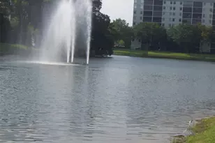 2104 S Cypress Bend Dr, Pompano Beach, FL 33069 - Photo 24