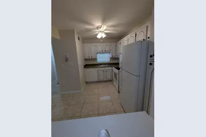 9800 Hollybrook Lake Drive #9-303, Pembroke Pines, FL 33025 - Photo 4