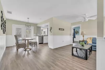 9860 NW 3rd Street, Pembroke Pines, FL 33024 - Photo 8