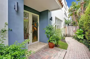 726 NE 15th Ave, Fort Lauderdale, FL 33304 - Photo 4